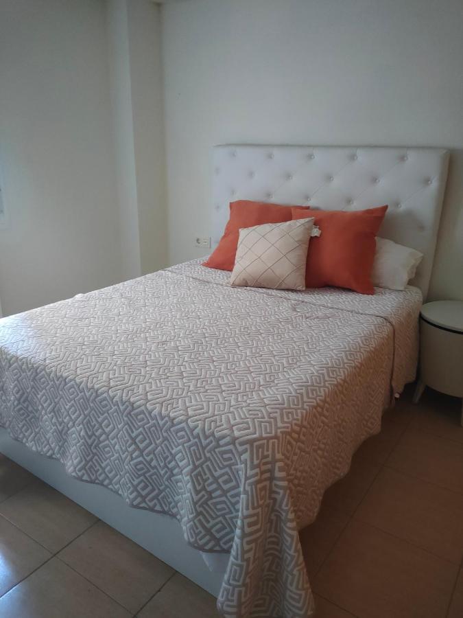 Habitacion Amplia Y Comoda เรวส์ ภายนอก รูปภาพ
